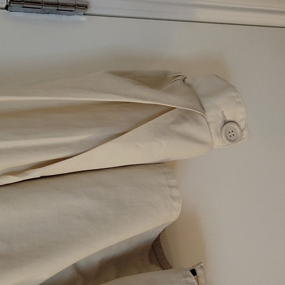 VERTIGO PARIS Ivory Oversized Swing Long Sleeve Transitional Windbreaker Shacket - Picture 7 of 9